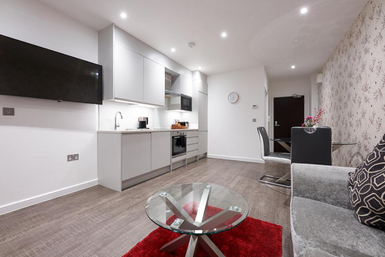 Luxustay Milburn House Milton Keynes Exterior foto