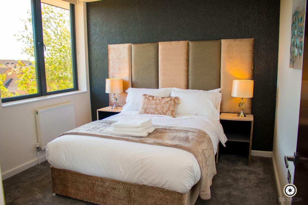 Luxustay Milburn House Milton Keynes Exterior foto
